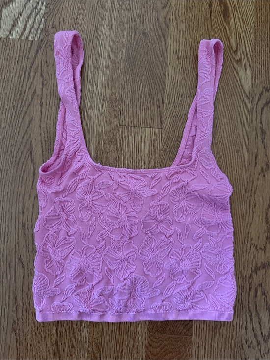 Anthropologie Tops - Anthropologie Pink Raised Floral Crop Tank